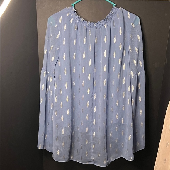 Jennifer Lopez Sky Blue Feather Pattern Blouse - Picture 8 of 8